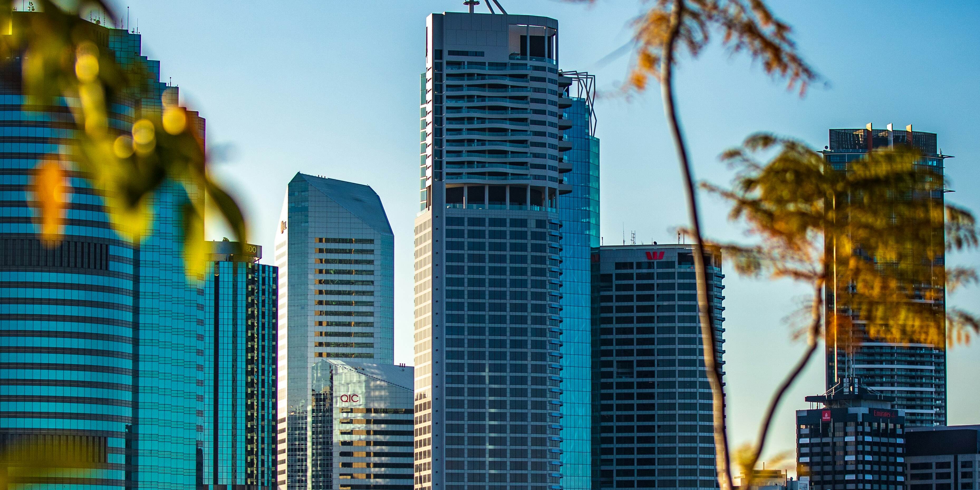 photo-1566734903810-036c979f1e02?ixid=M3w1MTY1MDB8MHwxfHNlYXJjaHwzfHxidXNpbmVzc2VzJTIwaW4lMjBicmlzYmFuZXxlbnwwfHx8fDE3NjI3NTIzMjN8MA&ixlib=rb-4.1